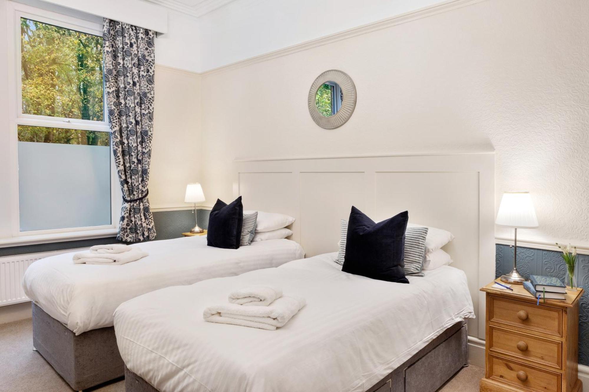 Fountains Guest House - Harrogate Stays المظهر الخارجي الصورة